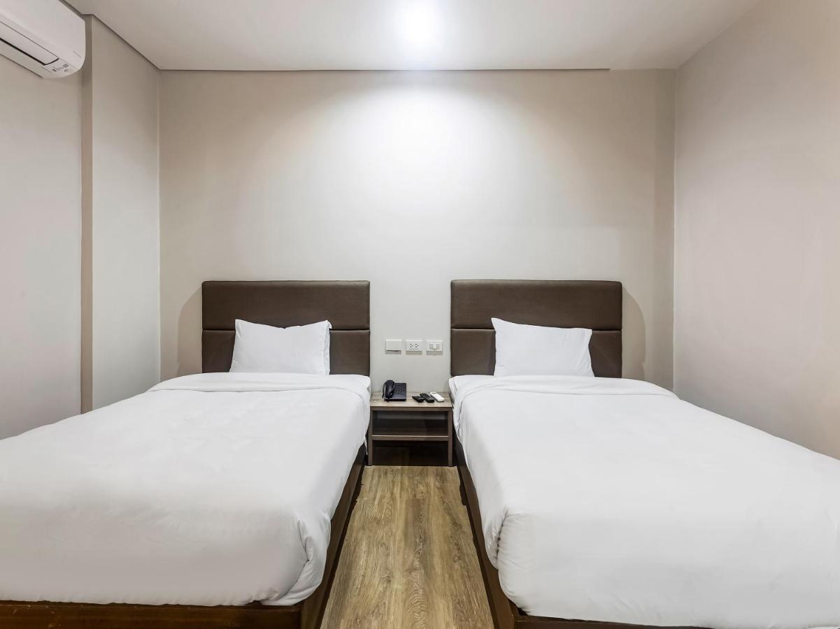 Airo Hotel Manila Exterior photo