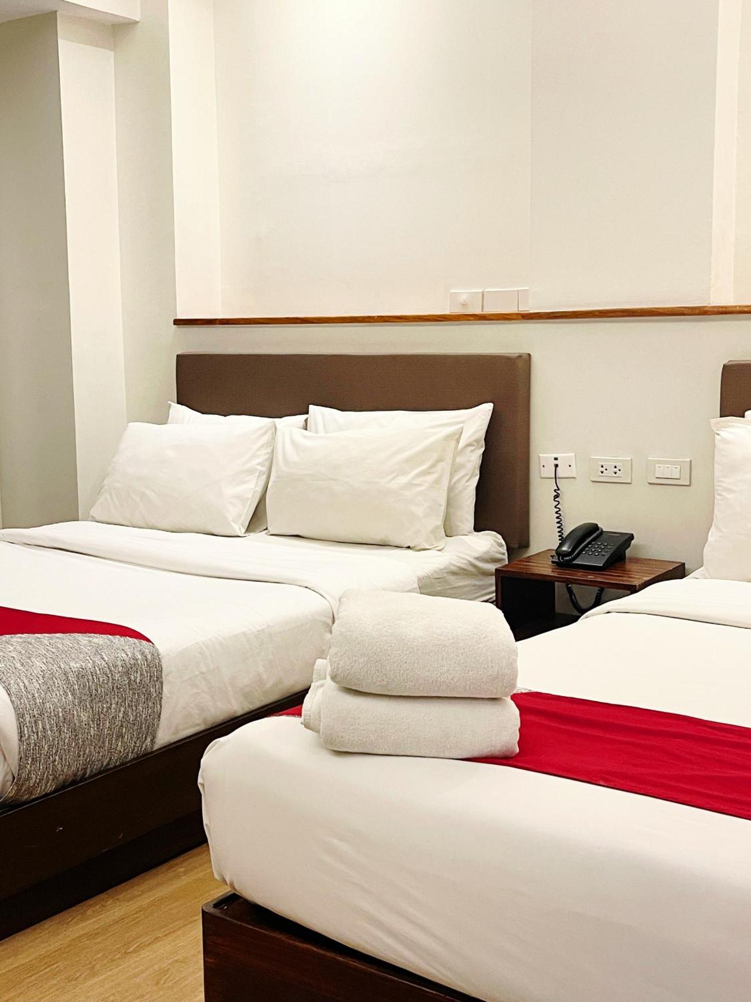 Airo Hotel Manila Exterior photo