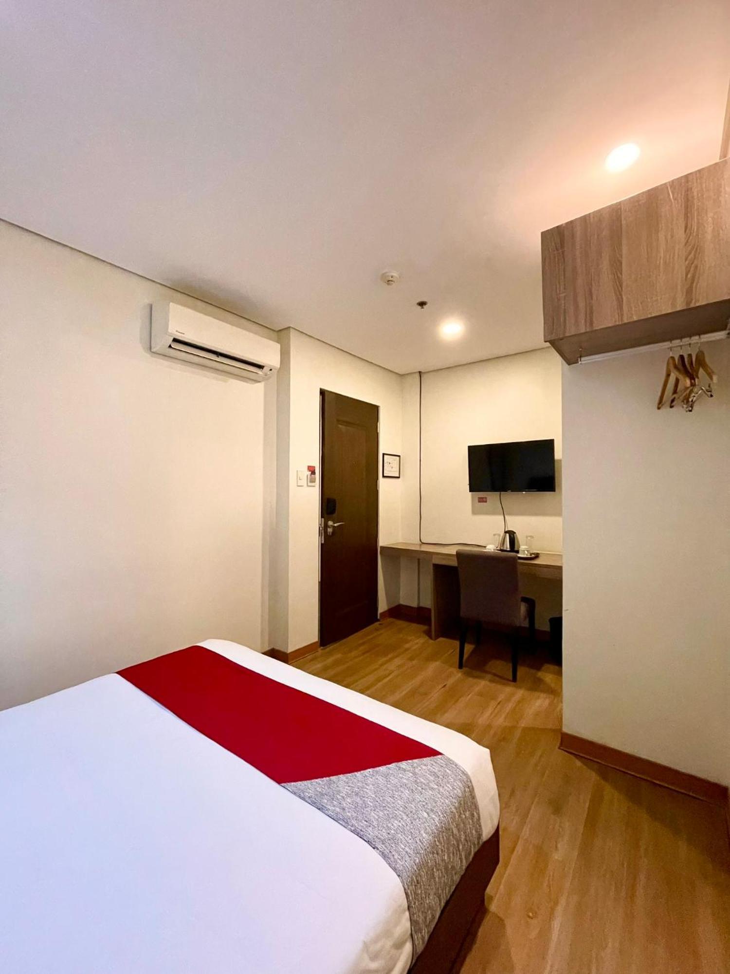 Airo Hotel Manila Exterior photo